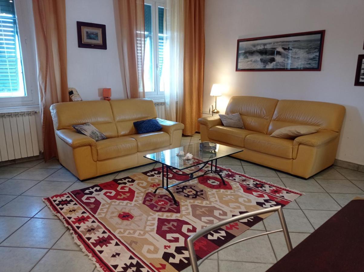 Appartamento Con Incantevole Vista Mare Livorno Exterior photo