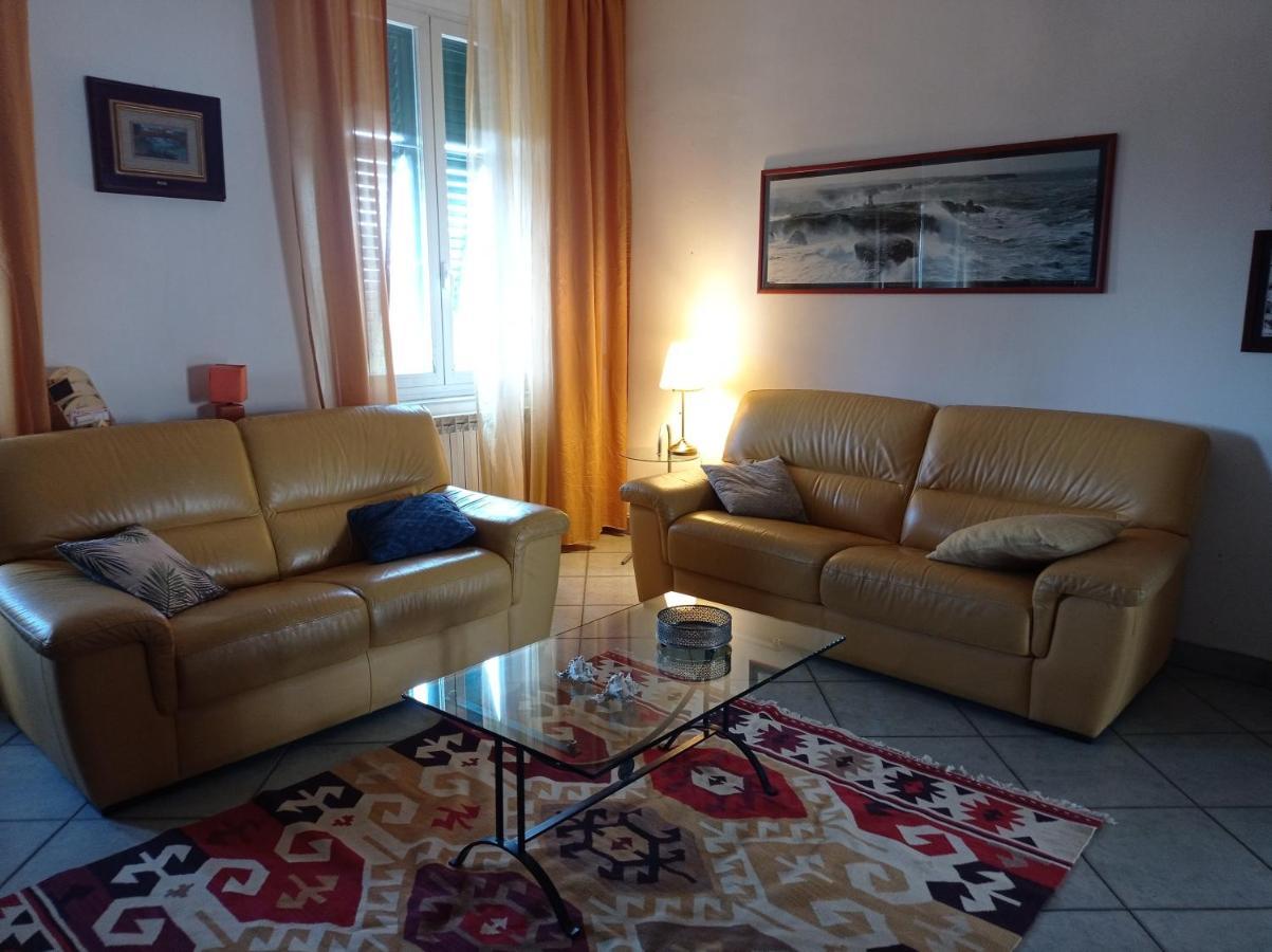 Appartamento Con Incantevole Vista Mare Livorno Exterior photo